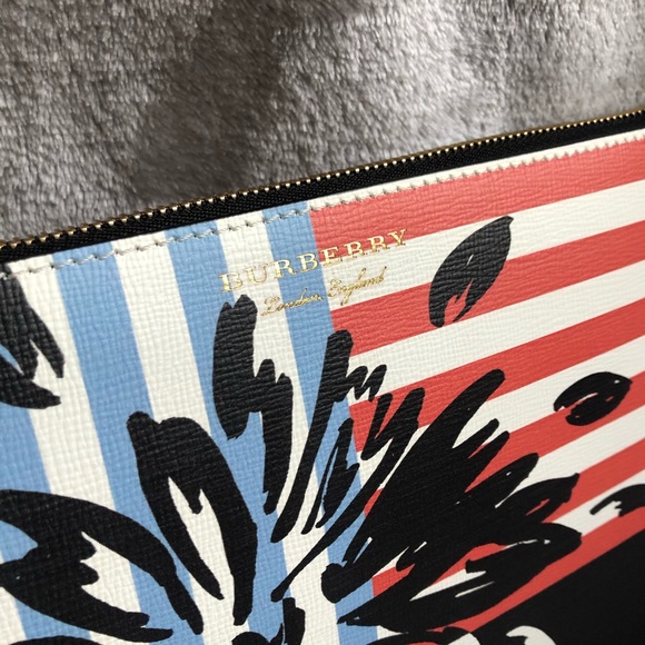 NWOT BURBERRY Print Leather Pouch Patchwork Floral - Picture 2 of 8